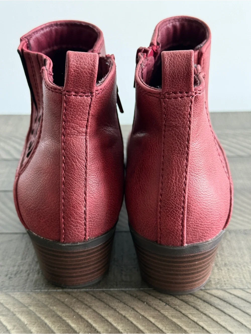 Kim Rogers Women's Burgundy Ankle Booties - Low Heel Chelsea Boots Size 8.5